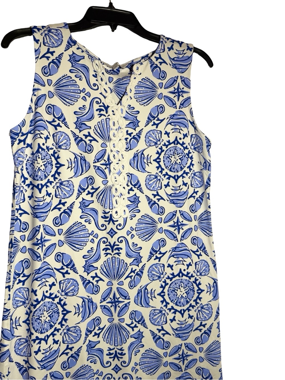 Sleeveless Blue & White Printed Shift Dress - Picture 5 of 7